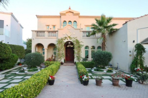 Livbnb-Exquisite 4BR Villa with Maid's Room in Jumeirah Islands Cluster 23